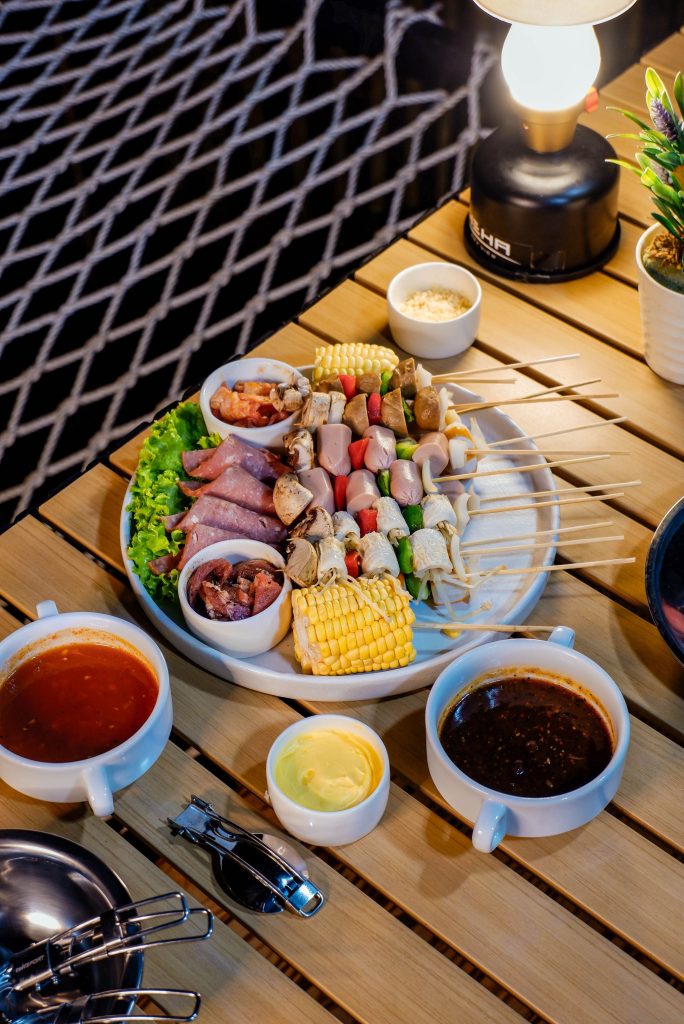 Fasilitas BBQ di sky Camp by HeHa Sky View | Camping bintang 5 di Jogja